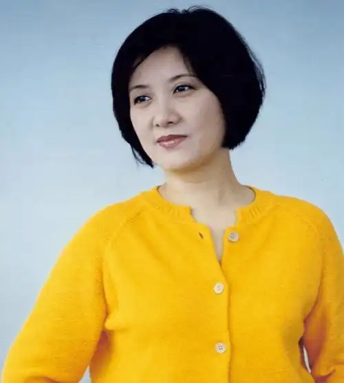 邓婕:30岁嫁二婚张国立,怀孕被丈夫逼做人流,继子始终不愿认她_邓捷