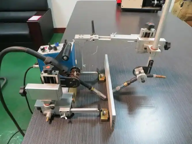 青岛跃鸿博ka-h4双面双枪角焊自动小车/焊接小车