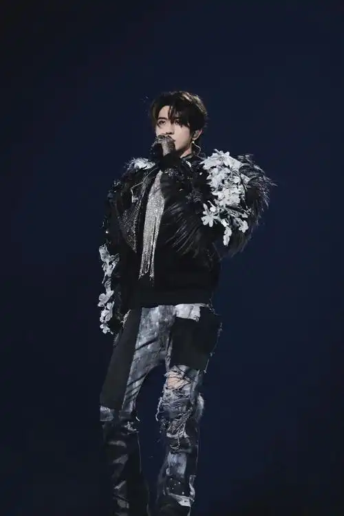 钟表与奇迹2023##蔡徐坤代言tagheuer泰格豪雅##愚人节站姐团建