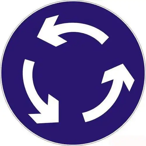 红绿灯十字路口左转弯怎样走正确?