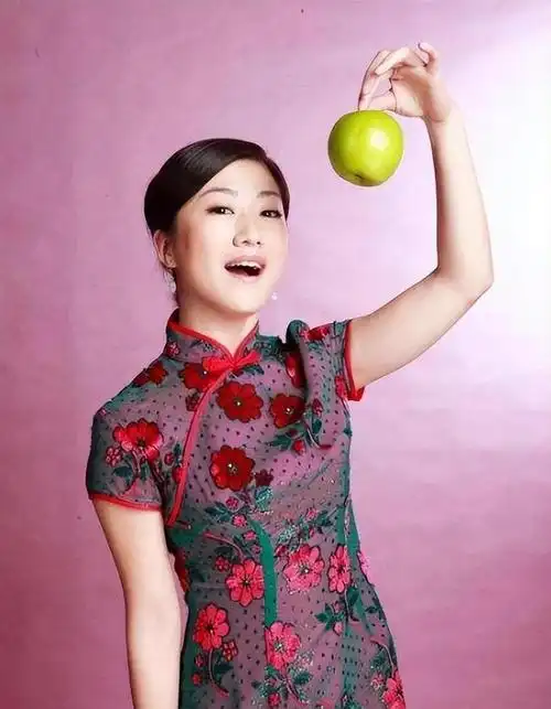 《新老娘舅》杨蕾:与土豆网总裁闪婚闪离,搭档房海燕离开压力大