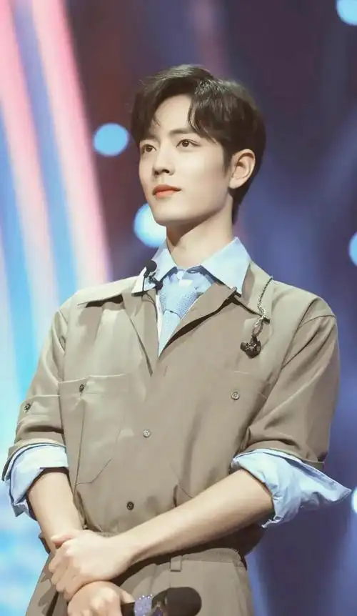 肖战又阳光又帅气,还有点可爱,笑容好有感染力