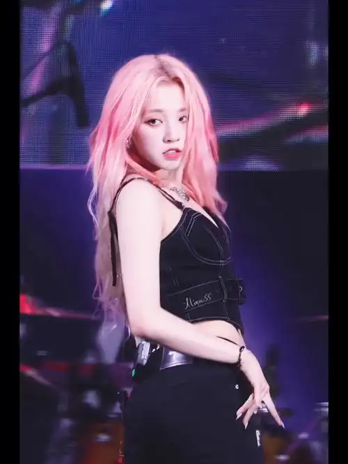 宋雨琦启明大学校庆直拍截修