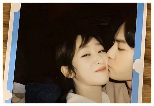 肖战杨紫官宣喜讯:结缘《余生》,苦等三年,甜甜的恋爱要来了!