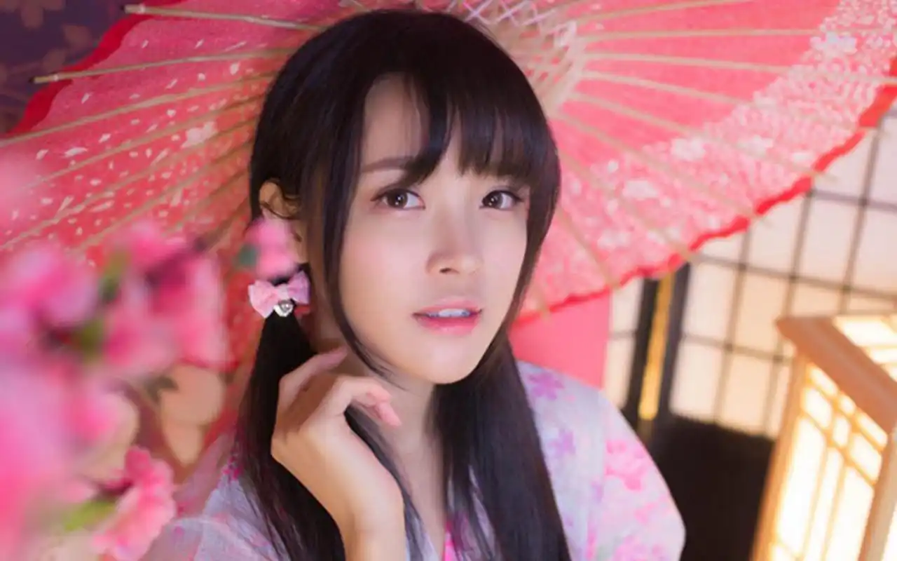 性感美女床上蕾丝睡衣透视诱惑写真高清桌面壁纸