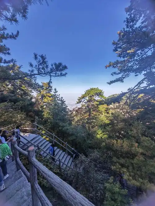 登上山顶看美景 #华山山顶风景照 祖国的大好河山 - 抖音