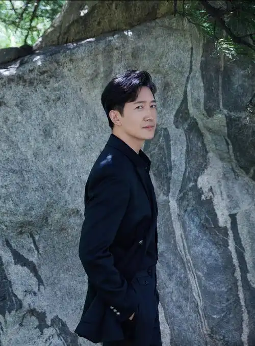 回顾王阳演了18年配角不火40岁娶妻爆红不离不弃相爱十年