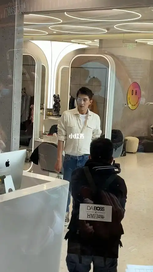 林更新的理发店_林更新_理发店_龙湖重庆时代天街攻略_美发_发型_设计