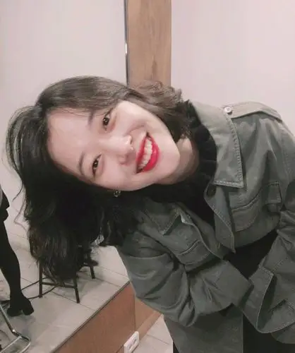 崔雪莉告别长发又双叒叕剪短发!想学爱豆剪短?这些短发造型供你参考!