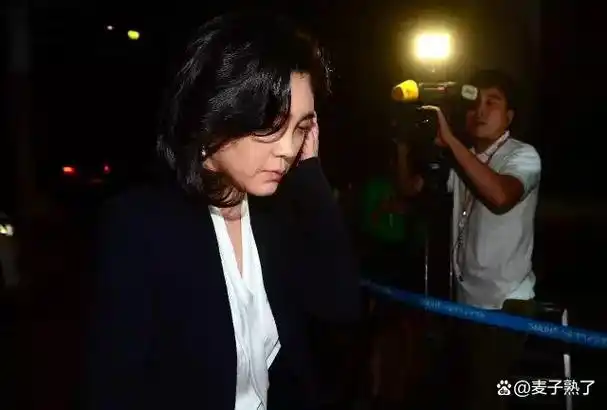 白富美下嫁心机穷小子,下场这么惨?