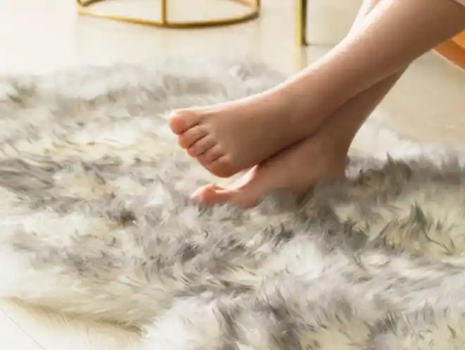 光脚踩在羊皮毯上那种治愈感无以言表