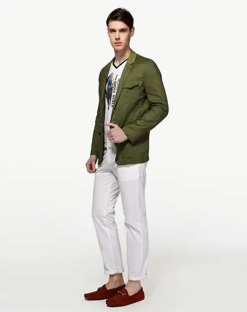 草绿色时尚长袖西装