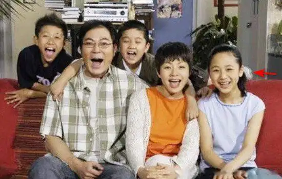 家有儿女真实诡异事件一张诡异的全家福灵异解析