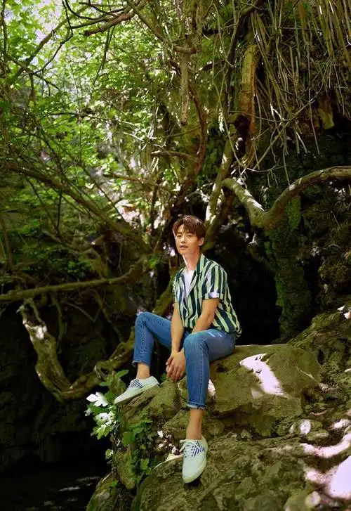 马天宇短裤(马天宇全身浅蓝色牛仔)(5)