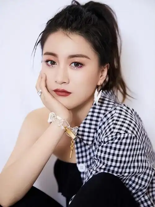 李嘉格:好声音没夺冠,却嫁给爱奇艺总裁,如今她生活的怎样了?