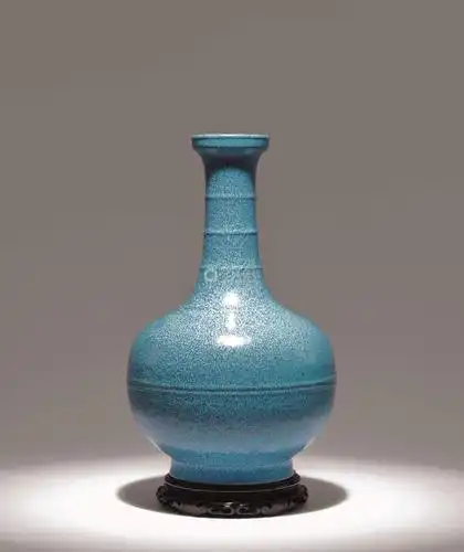 清乾隆 炉钧釉弦纹细颈瓶
