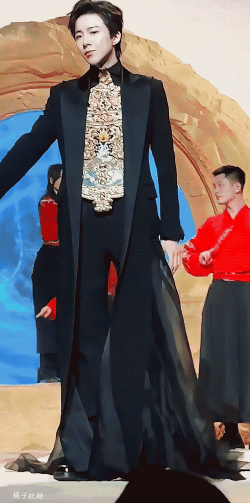 刘宇宁腿好长##你好星期六