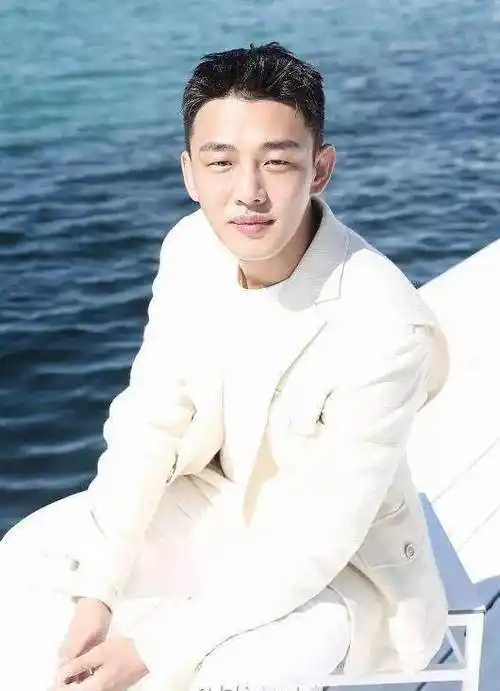 这是他男朋友?被说有点"熊"惹……_刘亚仁_因为_大叔