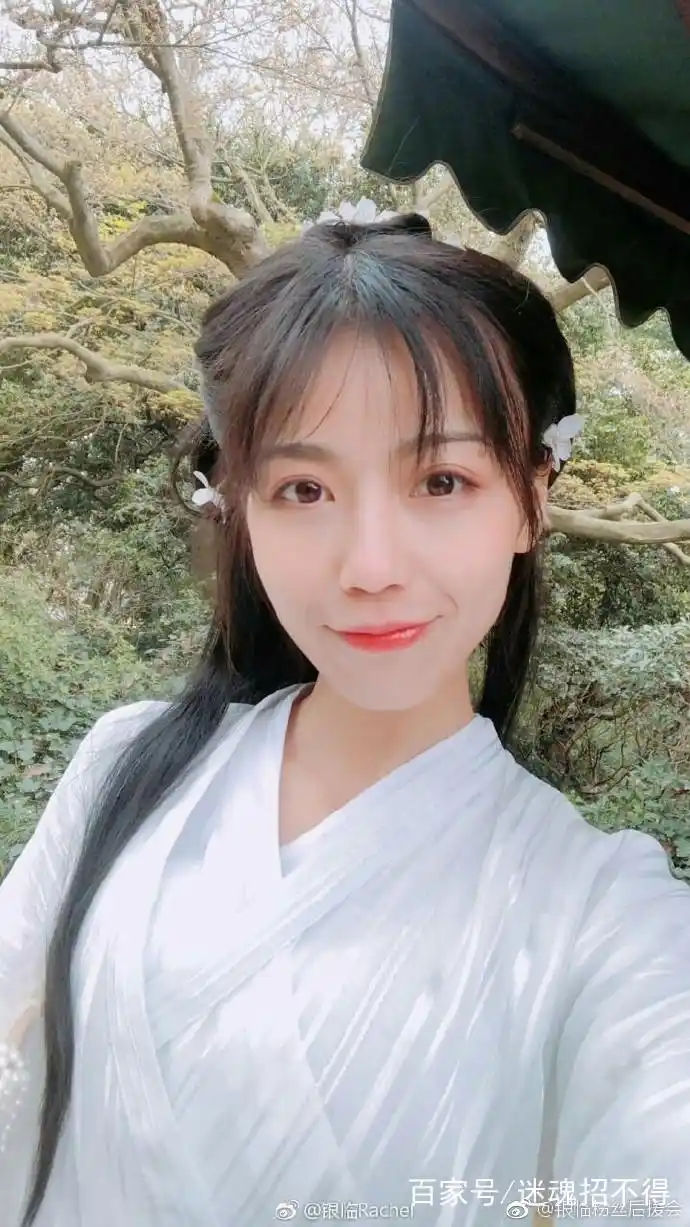 银临,一个笑容恬淡却有爆发力的古风歌手