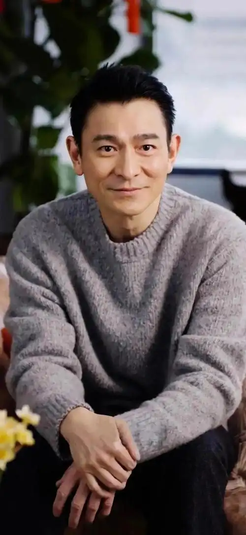 所以梁朝伟,成龙,周星驰,刘德华这几个人身高其实都是差不多的.