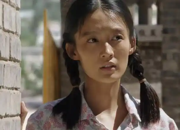 "农村妇女"别尬演,把李沁赵丽颖和殷桃放一起,没对比就没伤害