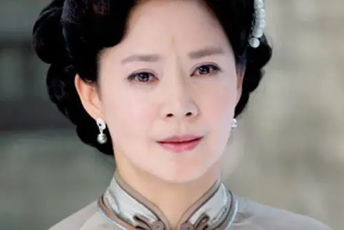 艺人经纪 女艺人  俞小凡 职业:演员 星座:双子 毕业院校:台湾艺术