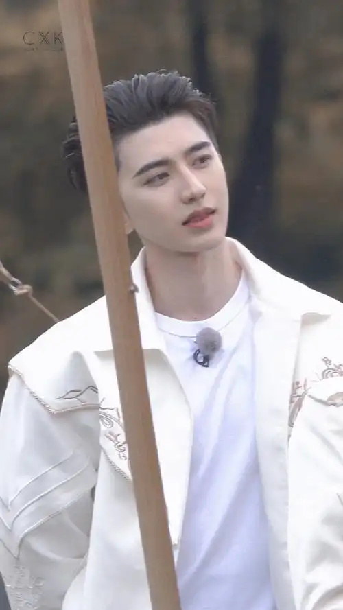 蔡徐坤说奔跑吧第十季多整点能量##奔跑吧蔡徐坤