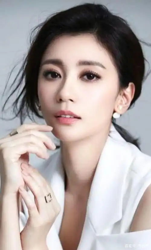 中国台湾女明星:贾静雯