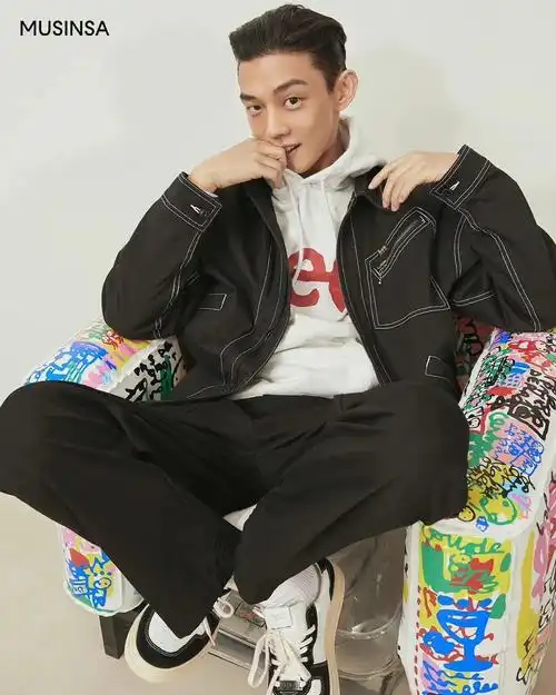 刘亚仁musinsa画报