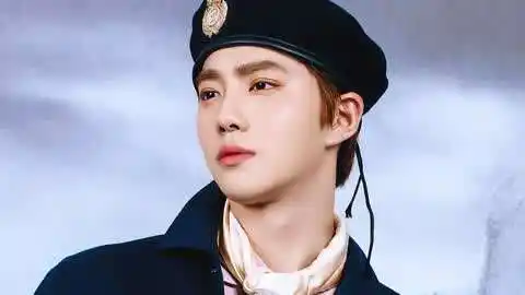 exo金俊勉个人预告公开 变身军装大佬气质出众