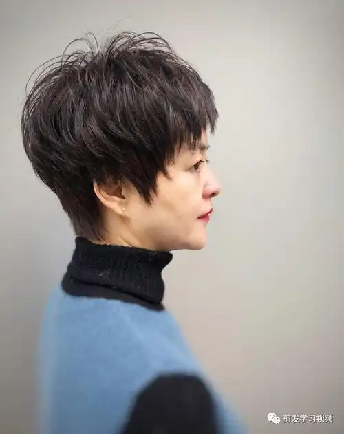 2020女生纹理烫发型推荐100款