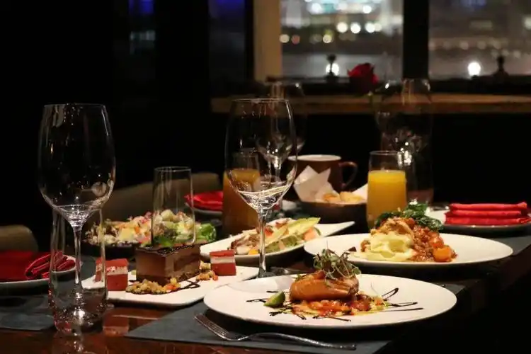 外滩悦6仅298元享精致双人餐探秘百年建筑里的精品西餐红酒炖牛尾配烤