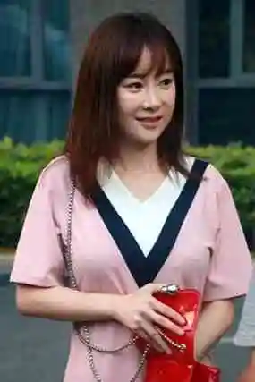 刘汉花30万只为和女星过一夜_自毁前程 - 新课物网