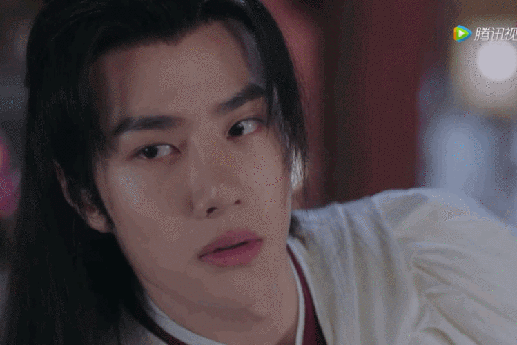 赵丽颖王一博吻戏后劲大两个细节戳人粉丝看冯绍峰不顺眼了