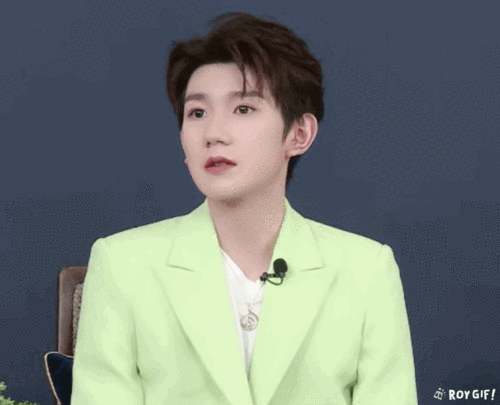 不顶锅盖,没人觉得王源回国以后变得越来越好看了吗?