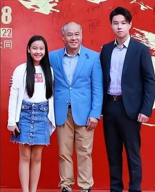 我怀孕了!"2005年,陈永妍满脸欢喜地将这个消息告诉了丈夫李宁.