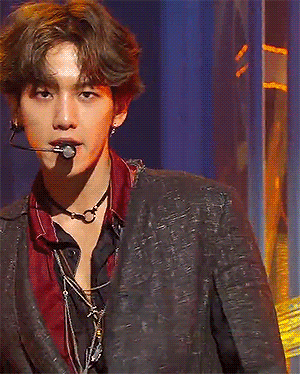 exo《lotto》初舞台耀眼十足 成员帅气绚丽完美表演(多图)