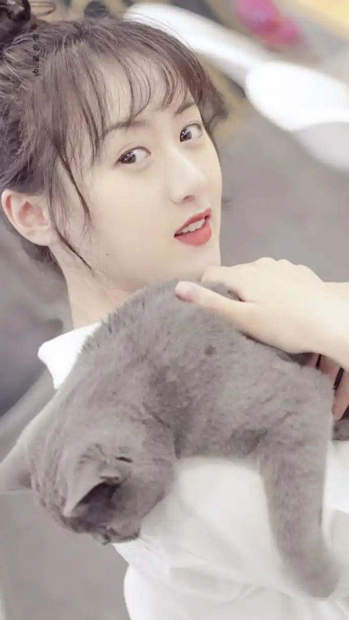 袁冰妍:貌美如花,楚楚动人