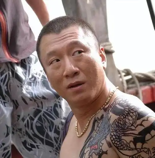 孙红雷:分手丁嘉丽20载,娶外籍佳人当爹乐,现居海外享天伦