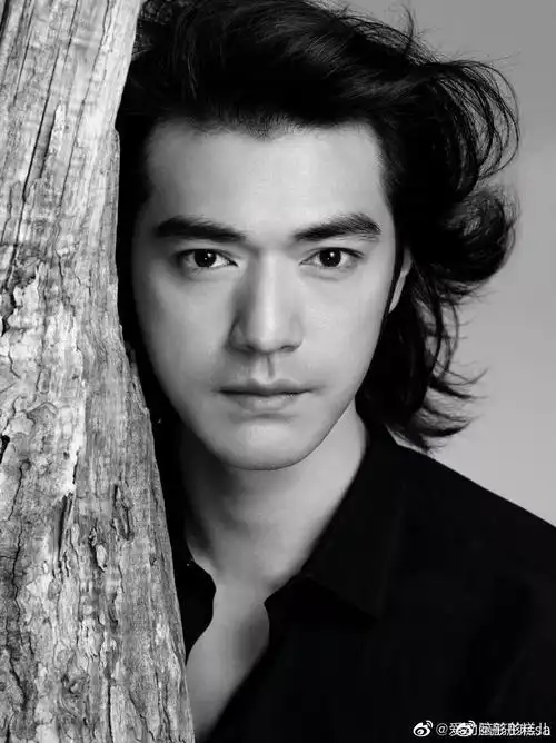 在你眼中,东亚男人长相的巅峰是谁? - 知乎