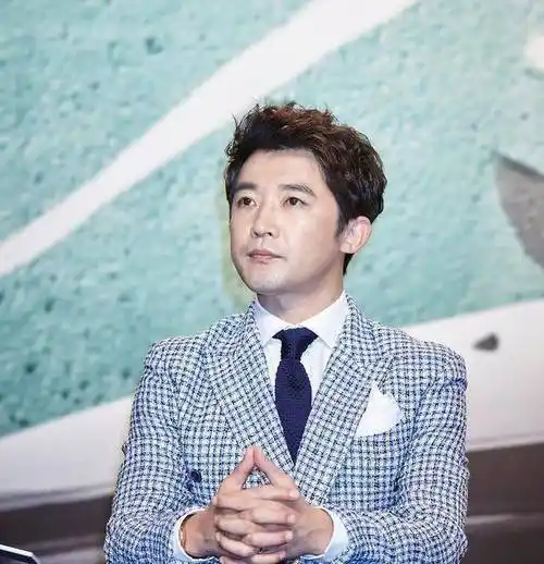 原创星梦奇缘太帅气安在旭的顺遂星路里也偶有一段小插曲