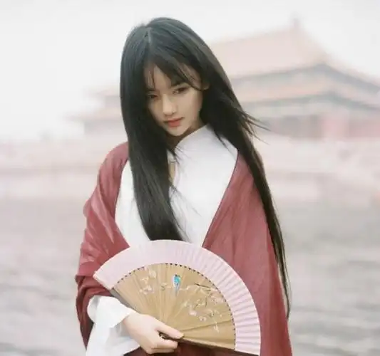 南笙姑娘男人装大尺度写真性感唯美露酥胸