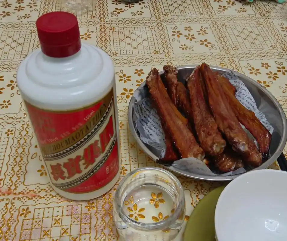 我讨厌酒的味道,却爱上醉的感觉[晕],喝酒是一种感情的宣泄