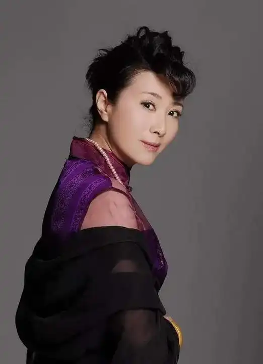 著名演员王静:低调演戏35年,一人撑起母亲晚年,59岁婚姻成谜
