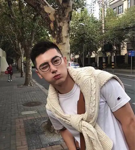 小g今天话不多说,只为送福利,整理一大波帅哥头像,大家尽管挑尽管选