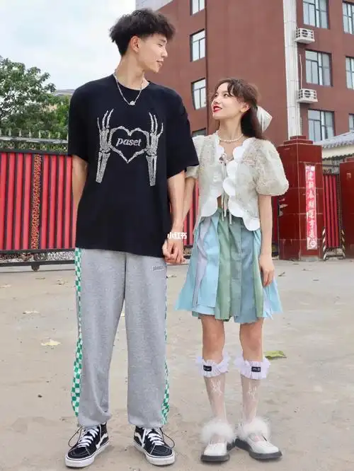 153cm77183cm身高差情侣 我收到七夕礼物啦!