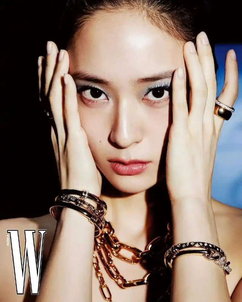 郑秀晶   w korea 6月电子刊 珠宝专题画报 #时尚大片# #时尚# #时尚