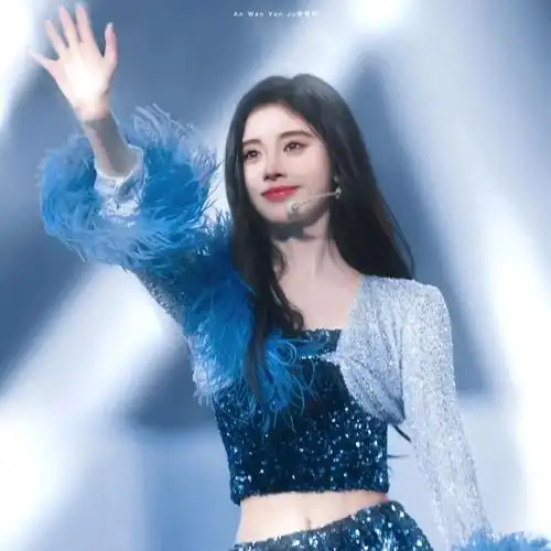 被"美貌"困住的鞠婧祎