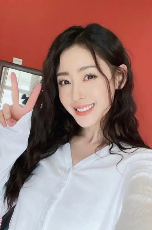 张天爱性感露脐装写真图片