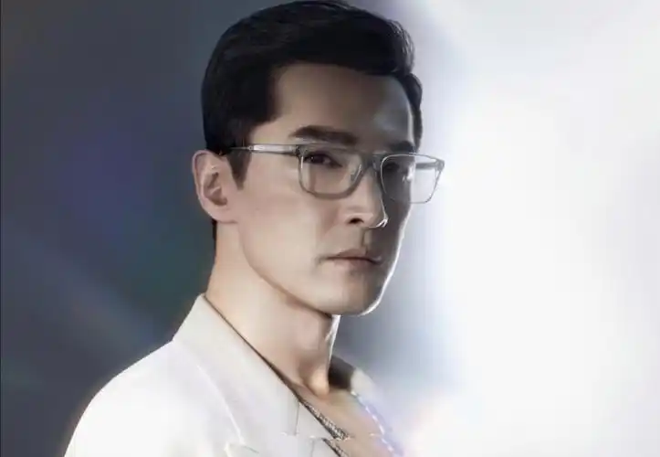 成都某商场胡歌阿玛尼大屏广告,有没有帅到你?